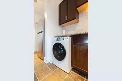 536 1/2 W Cornelia Avenue #3, Chicago, IL 60657 - Photo 11