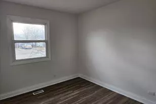 17216 Peach Grove Ln, Hazel Crest, IL 60429 - Photo 9