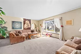 213 Windsor Dr, Bolingbrook, IL 60440 - Photo 3