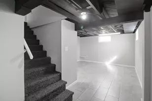 222 S Hudson St, Westmont, IL 60559 - Photo 31