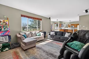 2993 Stirling Ct, Montgomery, IL 60538 - Photo 11