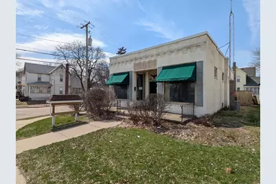 404 N West Avenue, Freeport, IL 61032 - Photo 1