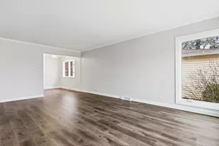 451 W Linda Ln, Addison, IL 60101 - Photo 9