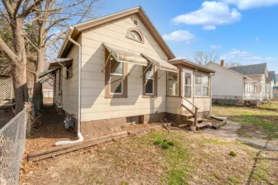 1330 W 7th Street, Davenport, IA 52802 - Photo 3