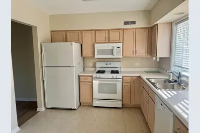 7450 N Lincoln Avenue #204, Skokie, IL 60076 - Photo 3