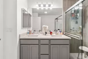 218 Timberleaf Cir, Roselle, IL 60172 - Photo 19