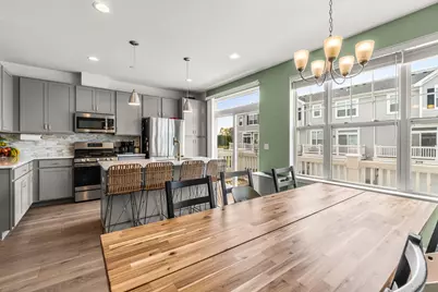 218 Timberleaf Circle, Roselle, IL 60172 - Photo 7