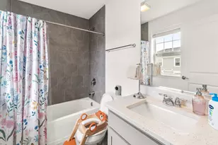 218 Timberleaf Cir, Roselle, IL 60172 - Photo 23