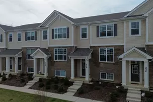 218 Timberleaf Cir, Roselle, IL 60172 - Photo 3