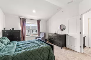 218 Timberleaf Cir, Roselle, IL 60172 - Photo 17