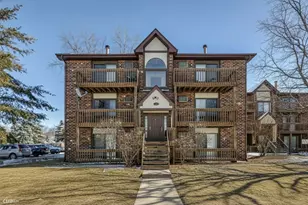 431 Berkshire Dr, Crystal Lake, IL 60014 - Photo 1