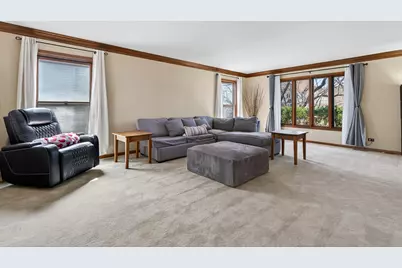 1659 Brittany Lane, Hoffman Estates, IL 60192 - Photo 3