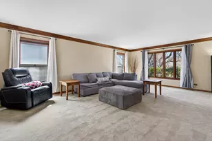 1659 Brittany Ln, Hoffman Estates, IL 60192 - Photo 3