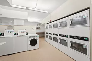 230 E Ontario St, Chicago, IL 60611 - Photo 23