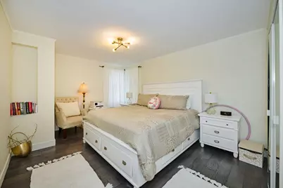 4828 W Berwyn Avenue, Chicago, IL 60630 - Photo 15