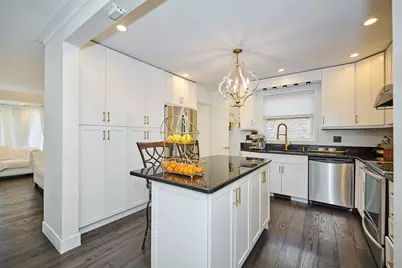 4828 W Berwyn Avenue, Chicago, IL 60630 - Photo 7