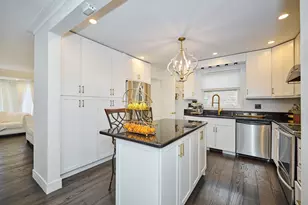 4828 W Berwyn Ave, Chicago, IL 60630 - Photo 7