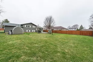 547 Phillips Cir, Antioch, IL 60002 - Photo 29