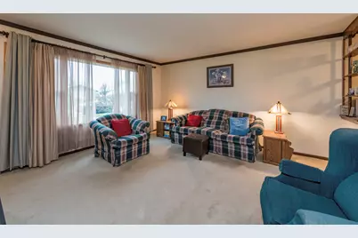 547 Phillips Circle, Antioch, IL 60002 - Photo 5