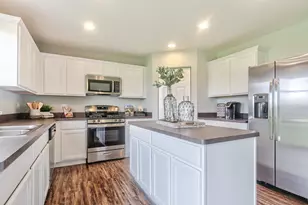 325 Monica Ln, Oswego, IL 60543 - Photo 13