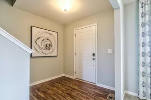 325 Monica Ln, Oswego, IL 60543 - Photo 3