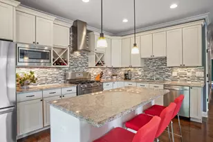 2752 W Argyle St, Chicago, IL 60625 - Photo 9