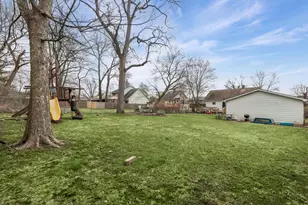 832 Bode Rd, Elgin, IL 60120 - Photo 17