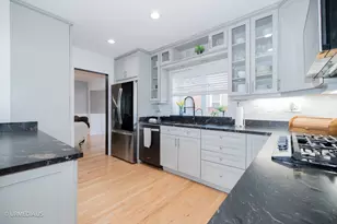 7100 N Sioux Ave, Chicago, IL 60646 - Photo 11