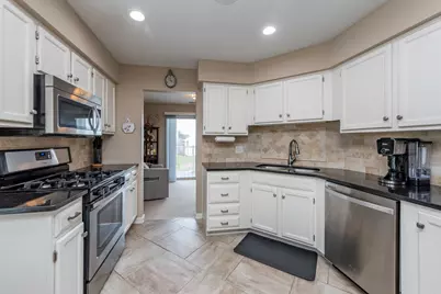 107 Templeton Street, Lake Bluff, IL 60044 - Photo 3