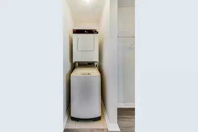 [Address not provided], Chicago, IL 60654 - Photo 9