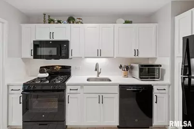 1800 7th Street #2A, East Moline, IL 61244 - Photo 9