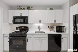 1800 7th St, East Moline, IL 61244 - Photo 9