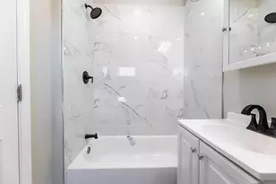 4924 W Congress Pkwy, Chicago, IL 60644 - Photo 11