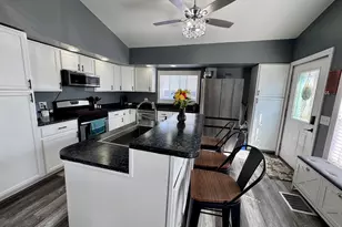 304 S Church St, Sheffield, IL 61361 - Photo 7