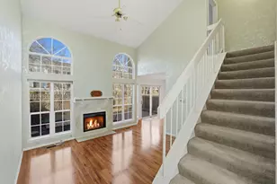 718 Sturnbridge Ln, Schaumburg, IL 60173 - Photo 5