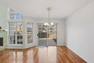 718 Sturnbridge Ln, Schaumburg, IL 60173 - Photo 9