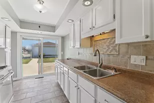 17303 Greenbay Ave SE, Lansing, IL 60438 - Photo 7