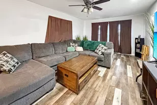 817 W Empire St, Freeport, IL 61032 - Photo 11