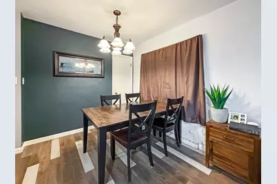 817 W Empire Street, Freeport, IL 61032 - Photo 7