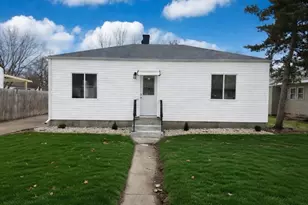 3032 Gladstone Ave, Rockford, IL 61101 - Photo 1
