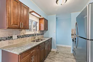 426 Greentree Ln, Bolingbrook, IL 60440 - Photo 9