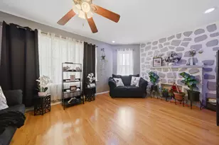 1025 N Trumbull Ave, Chicago, IL 60651 - Photo 21