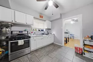 1025 N Trumbull Ave, Chicago, IL 60651 - Photo 25