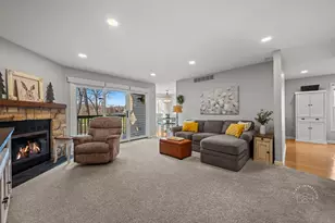 530 River Front Cir, Naperville, IL 60540 - Photo 5