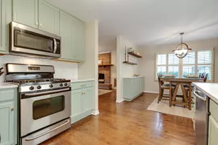 521 Sandy Ln, Libertyville, IL 60048 - Photo 9