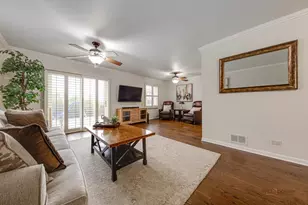 521 Sandy Ln, Libertyville, IL 60048 - Photo 5