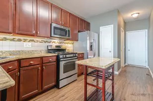 532 S Jade Ln, Round Lake, IL 60073 - Photo 7