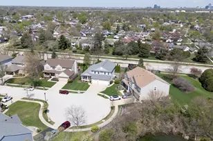 654 Easton Ln, Elk Grove Village, IL 60007 - Photo 33