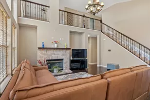 654 Easton Ln, Elk Grove Village, IL 60007 - Photo 7