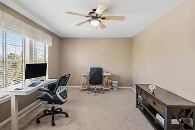 654 Easton Lane, Elk Grove Village, IL 60007 - Photo 9